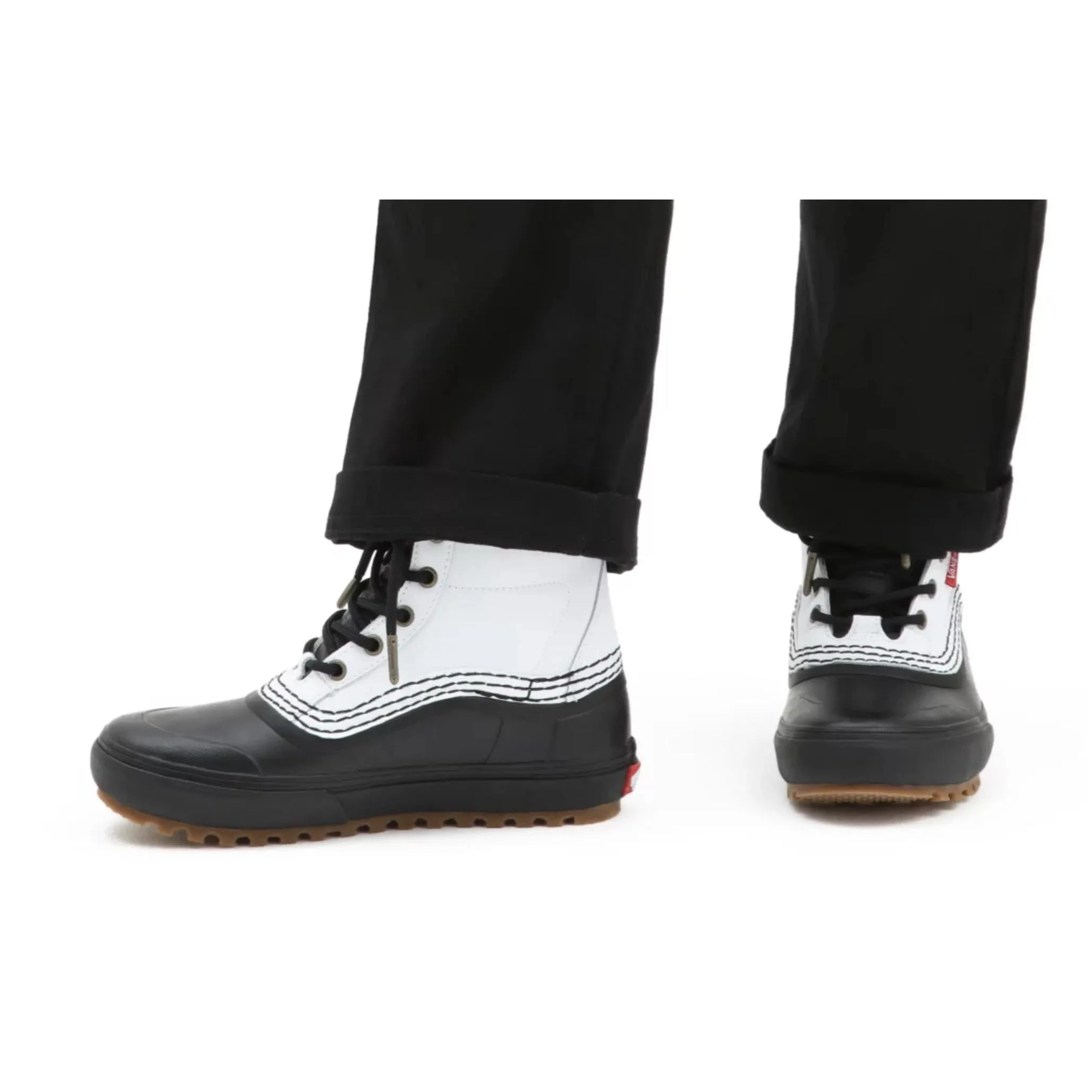 Vans Kennedi Deck Standard Mid Snow MTE Shoe